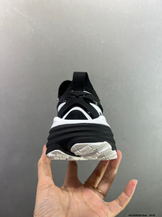 HOKA M Stinson 7