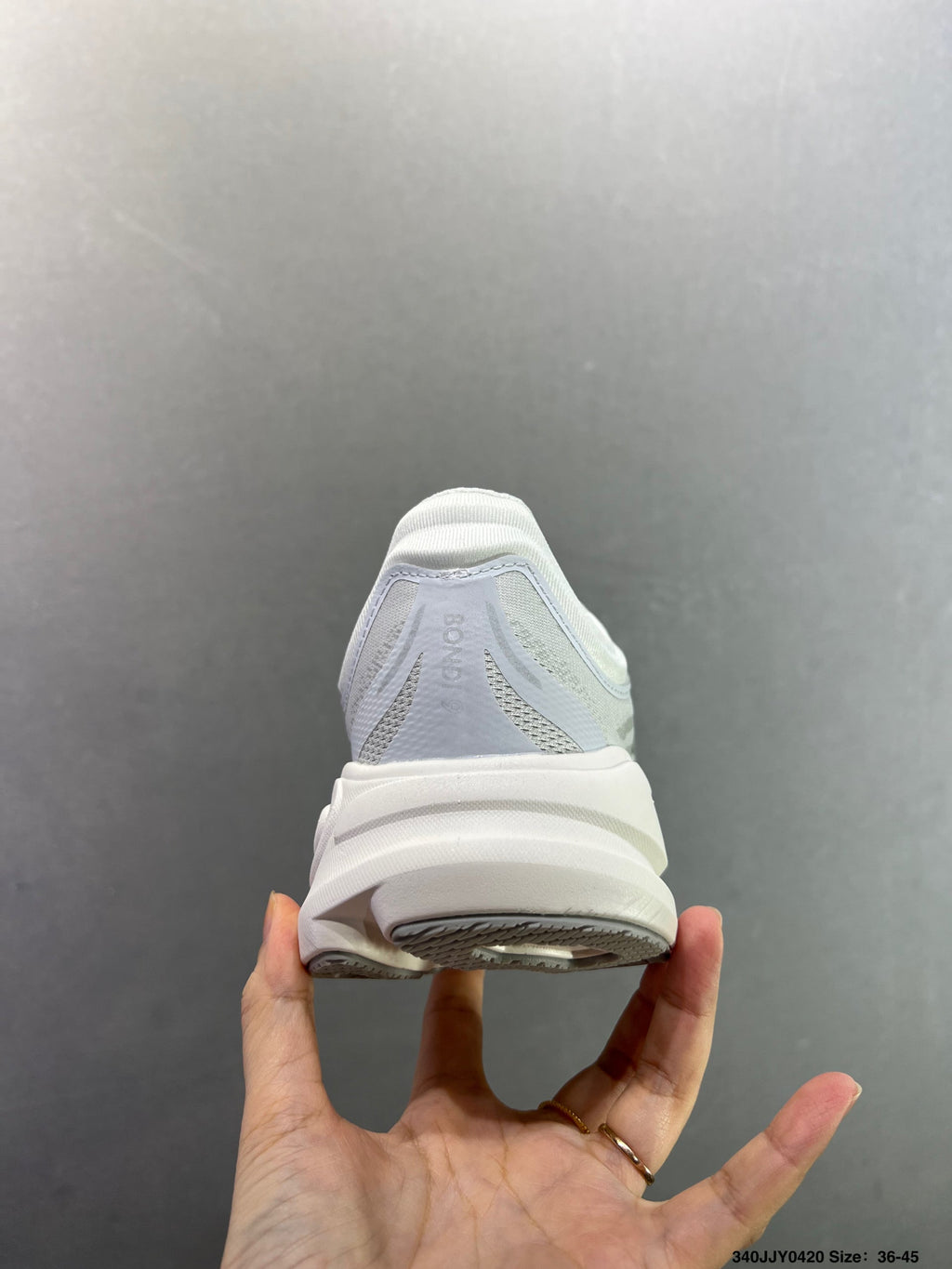 HOKA ONE ONE Bondi 9