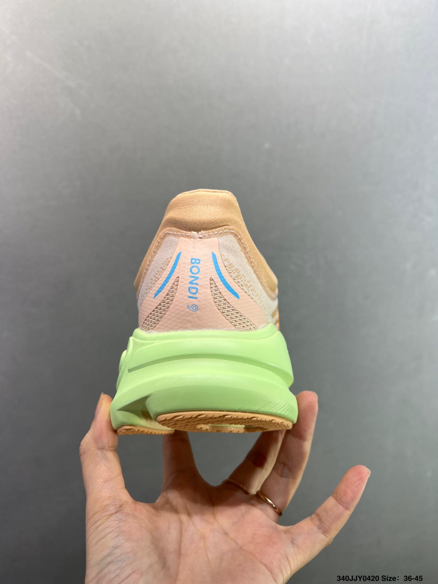 HOKA ONE ONE Bondi 9