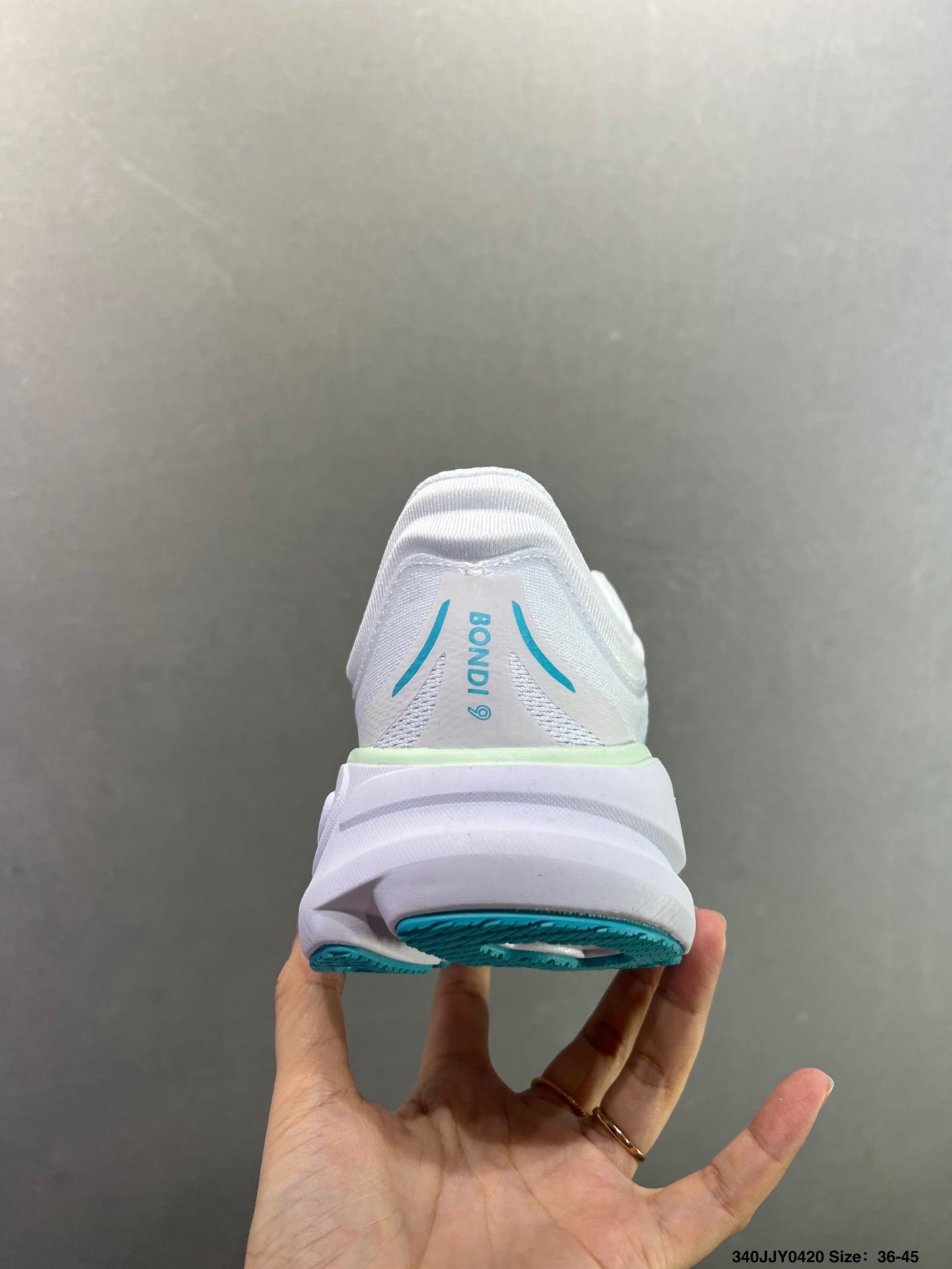 HOKA ONE ONE Bondi 9