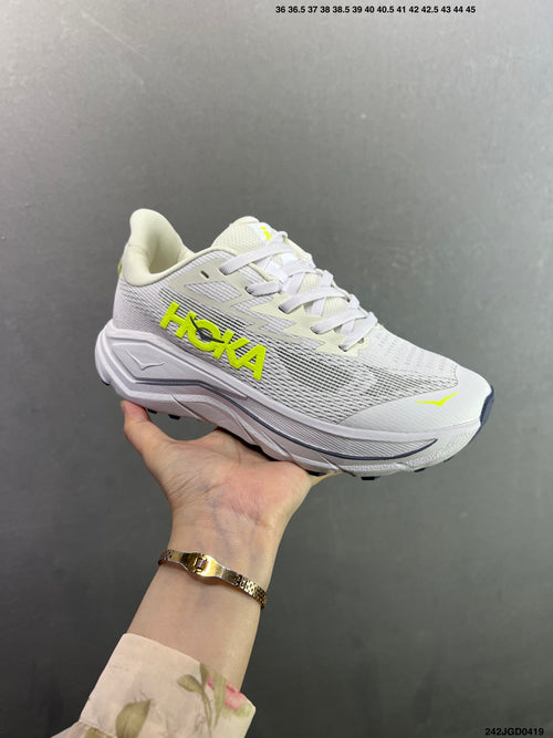 HOKA CHALLENGER 8