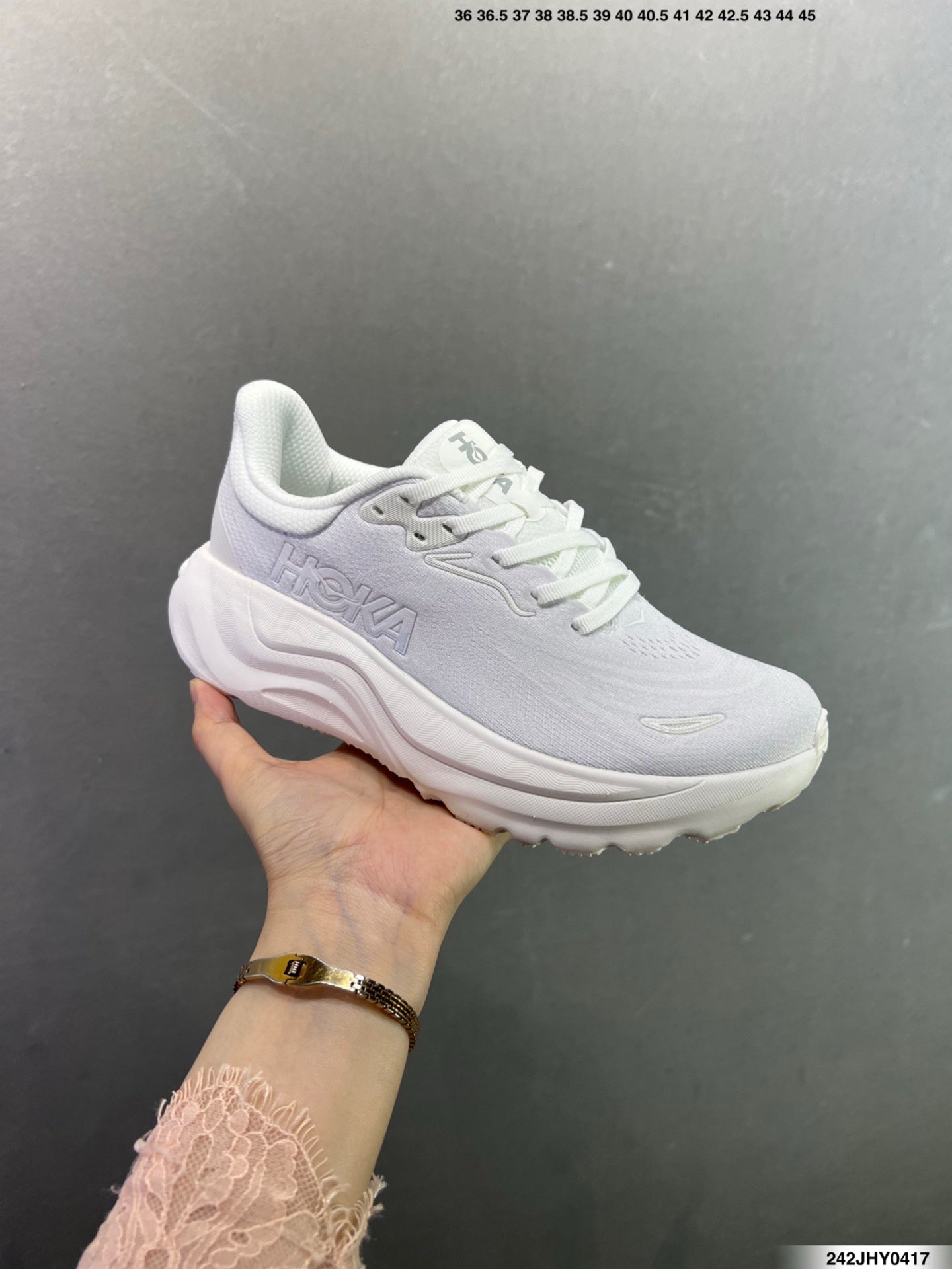 Hoka One One M ARAHI 8