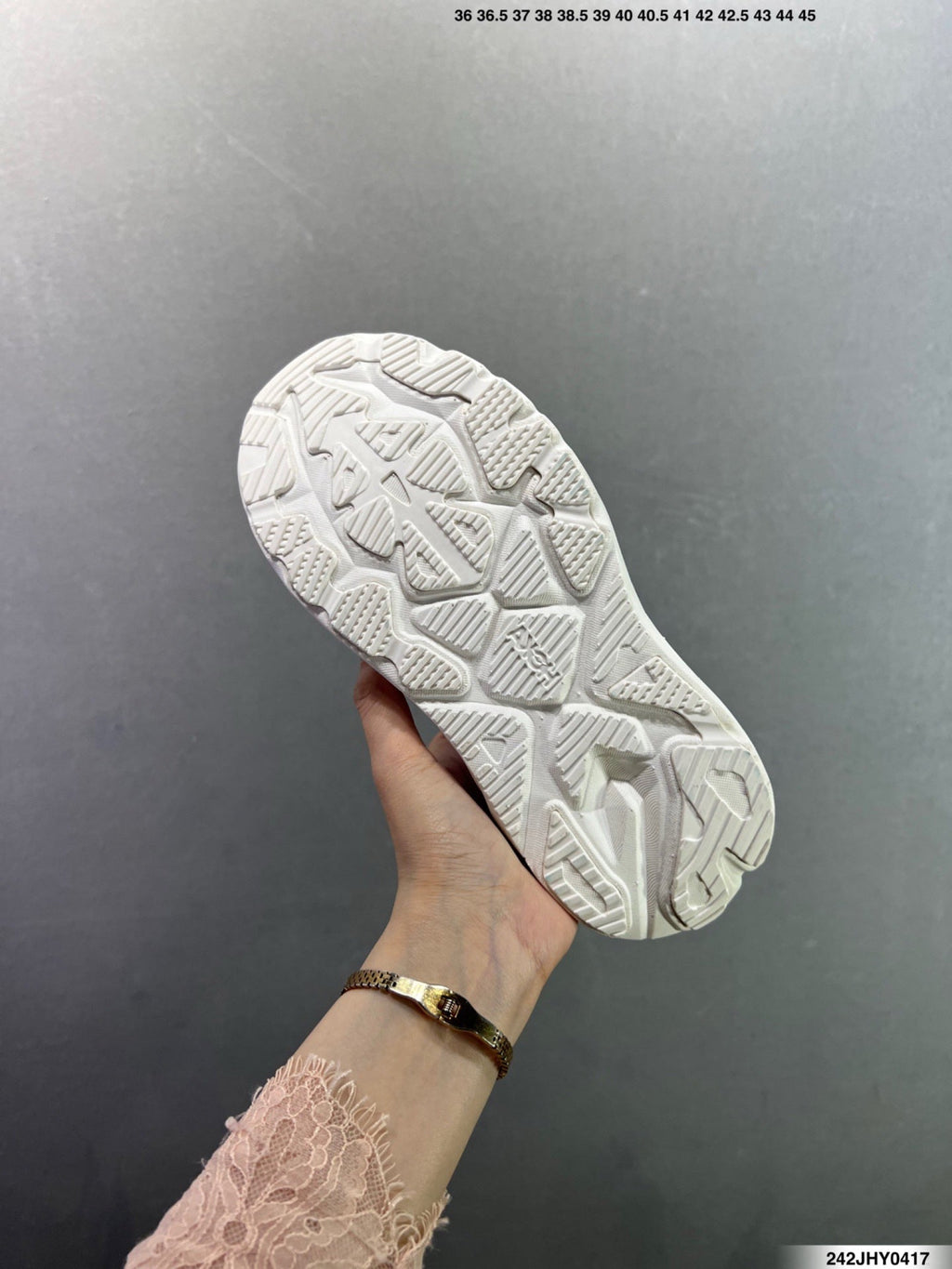 Hoka One One M ARAHI 8
