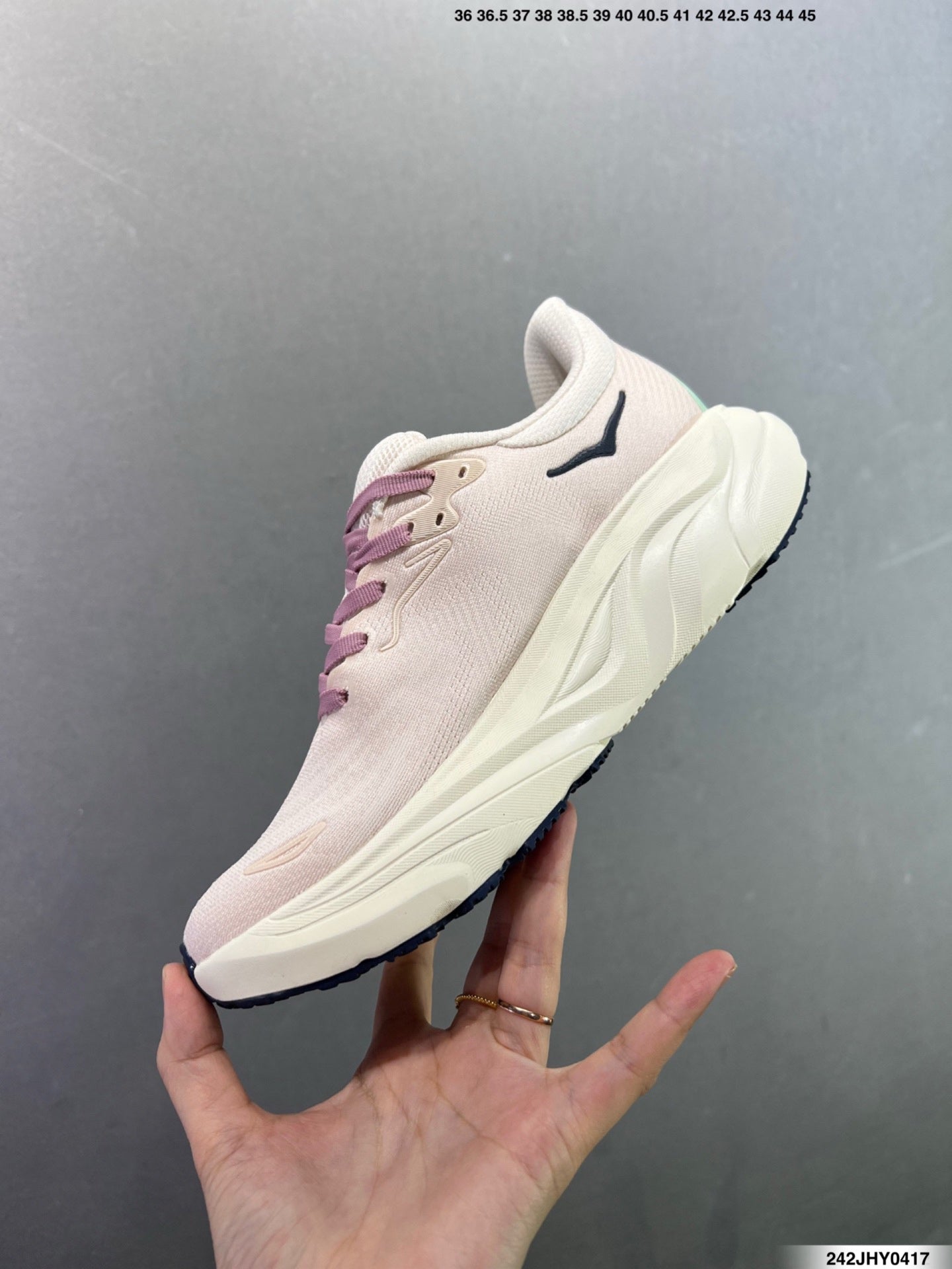 Hoka One One M ARAHI 8