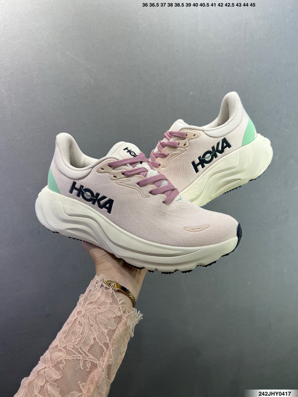 Hoka One One M ARAHI 8