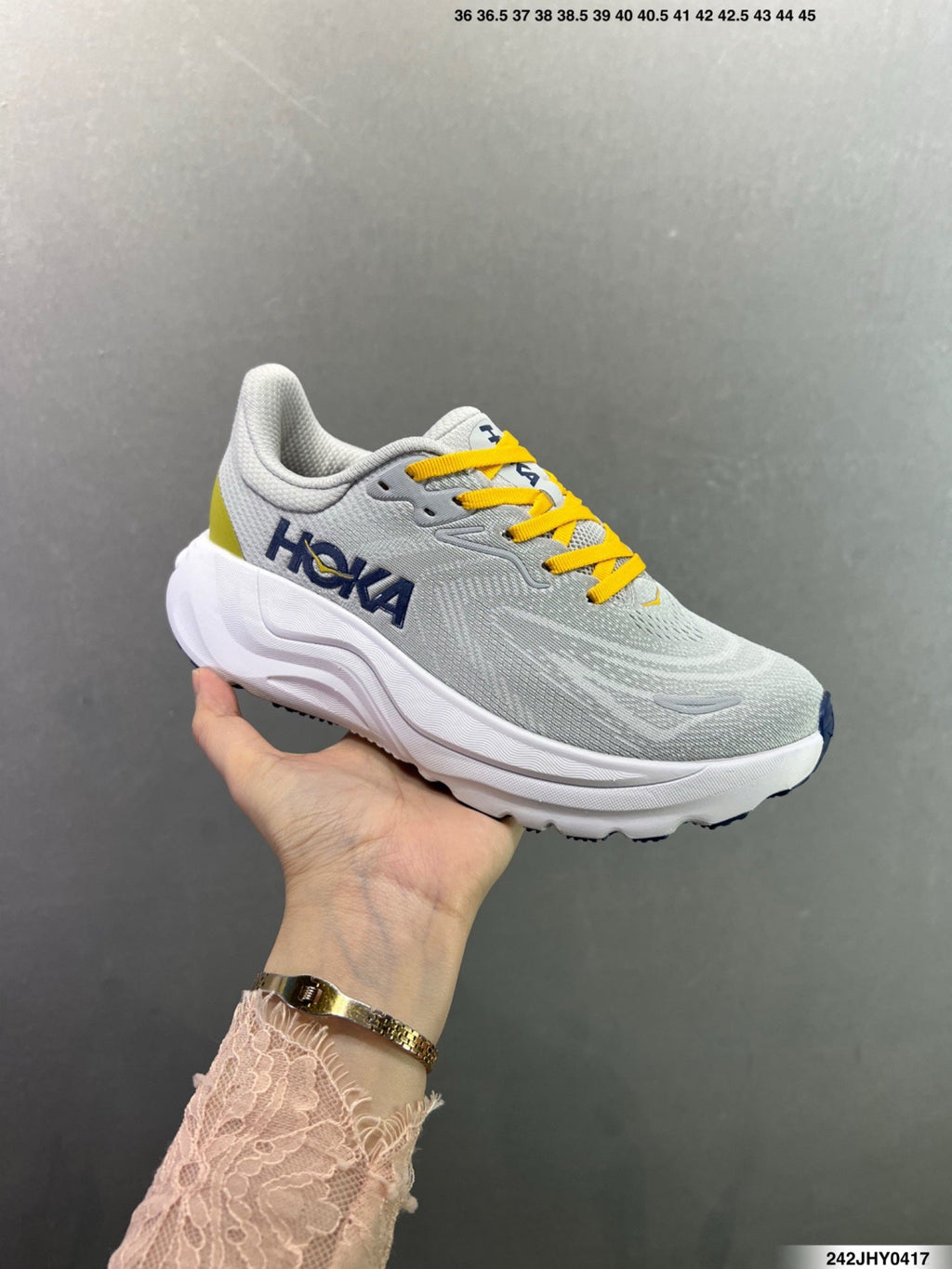 Hoka One One M ARAHI 8