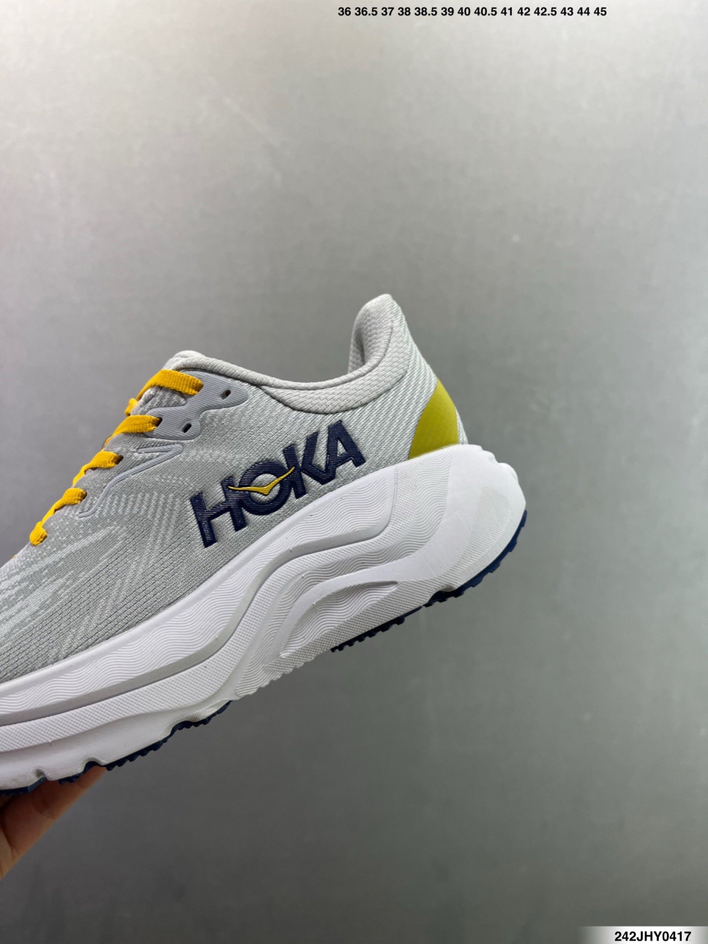 Hoka One One M ARAHI 8
