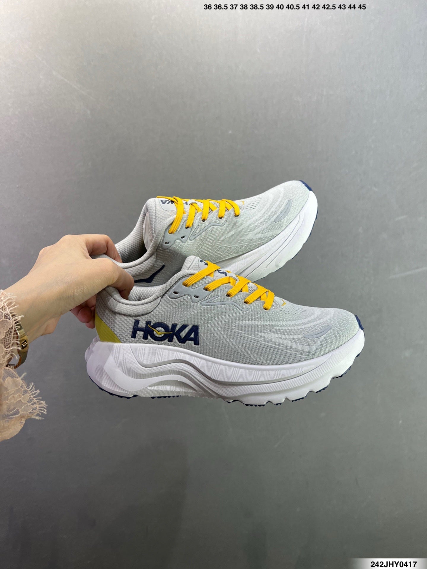 Hoka One One M ARAHI 8