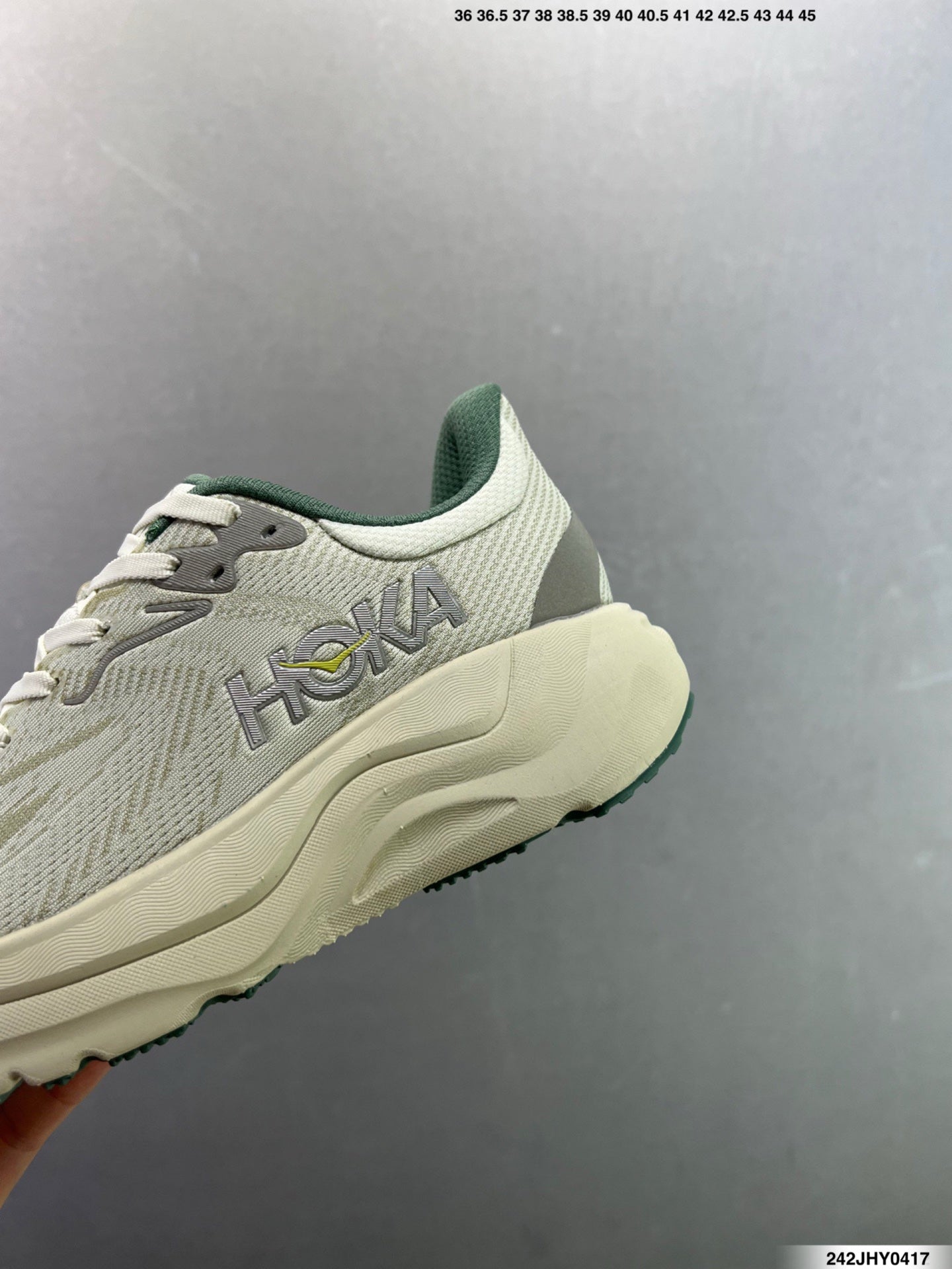 Hoka One One M ARAHI 8