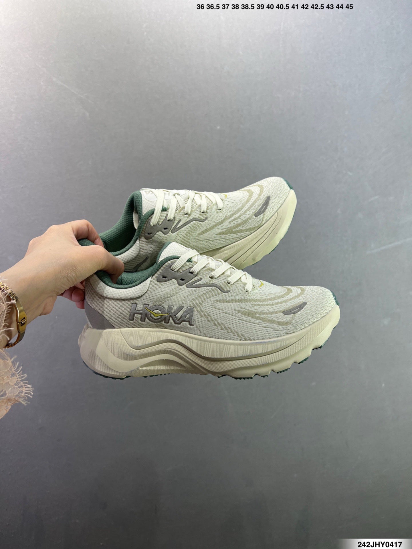 Hoka One One M ARAHI 8