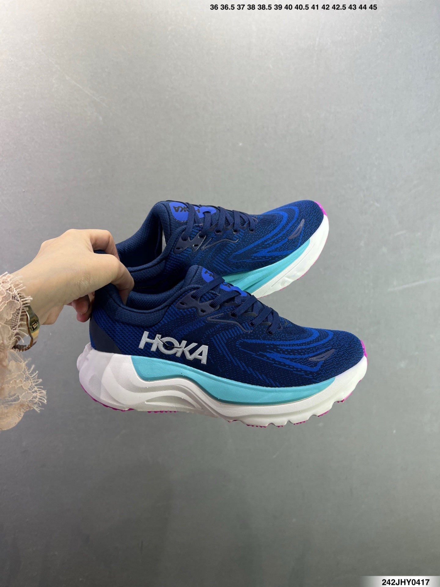 Hoka One One M ARAHI 8
