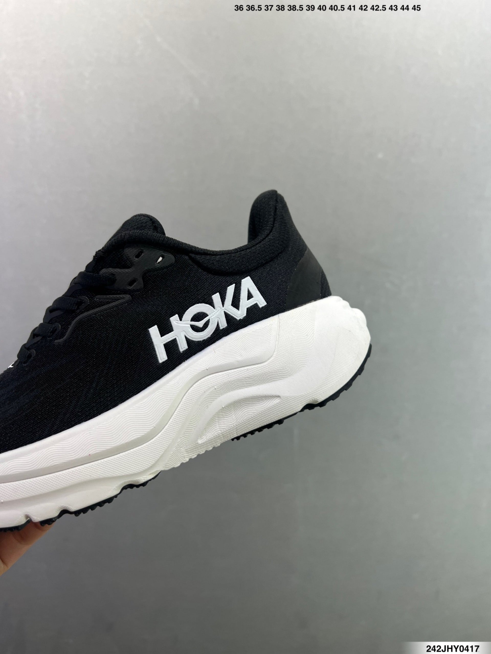 Hoka One One M ARAHI 8