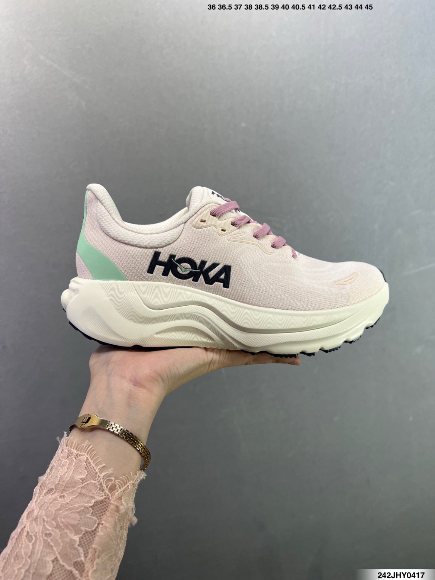Hoka One One M ARAHI 8
