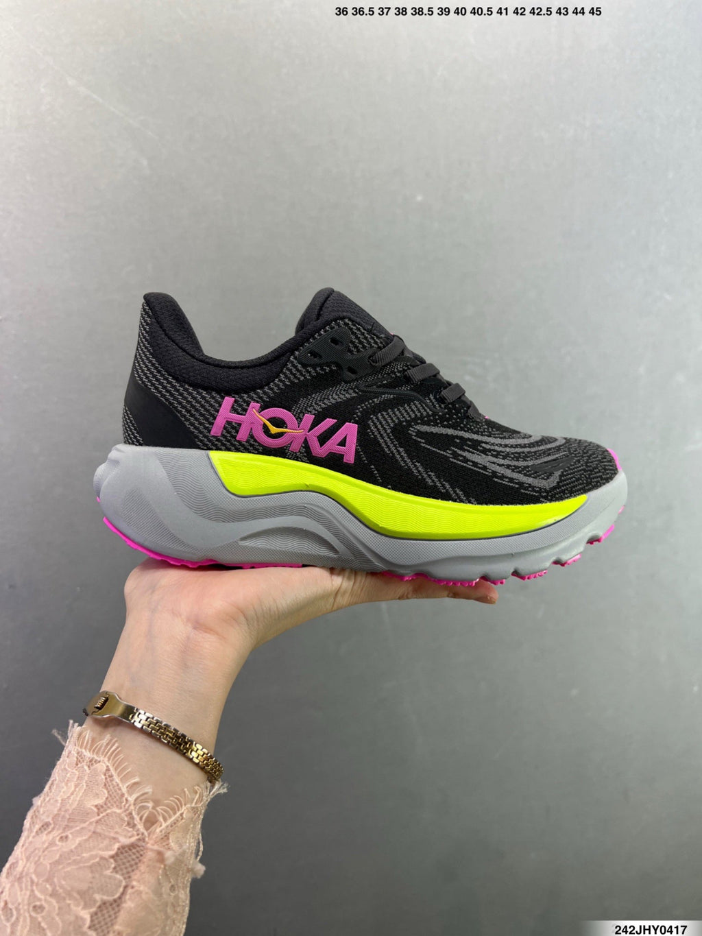 Hoka One One M ARAHI 8