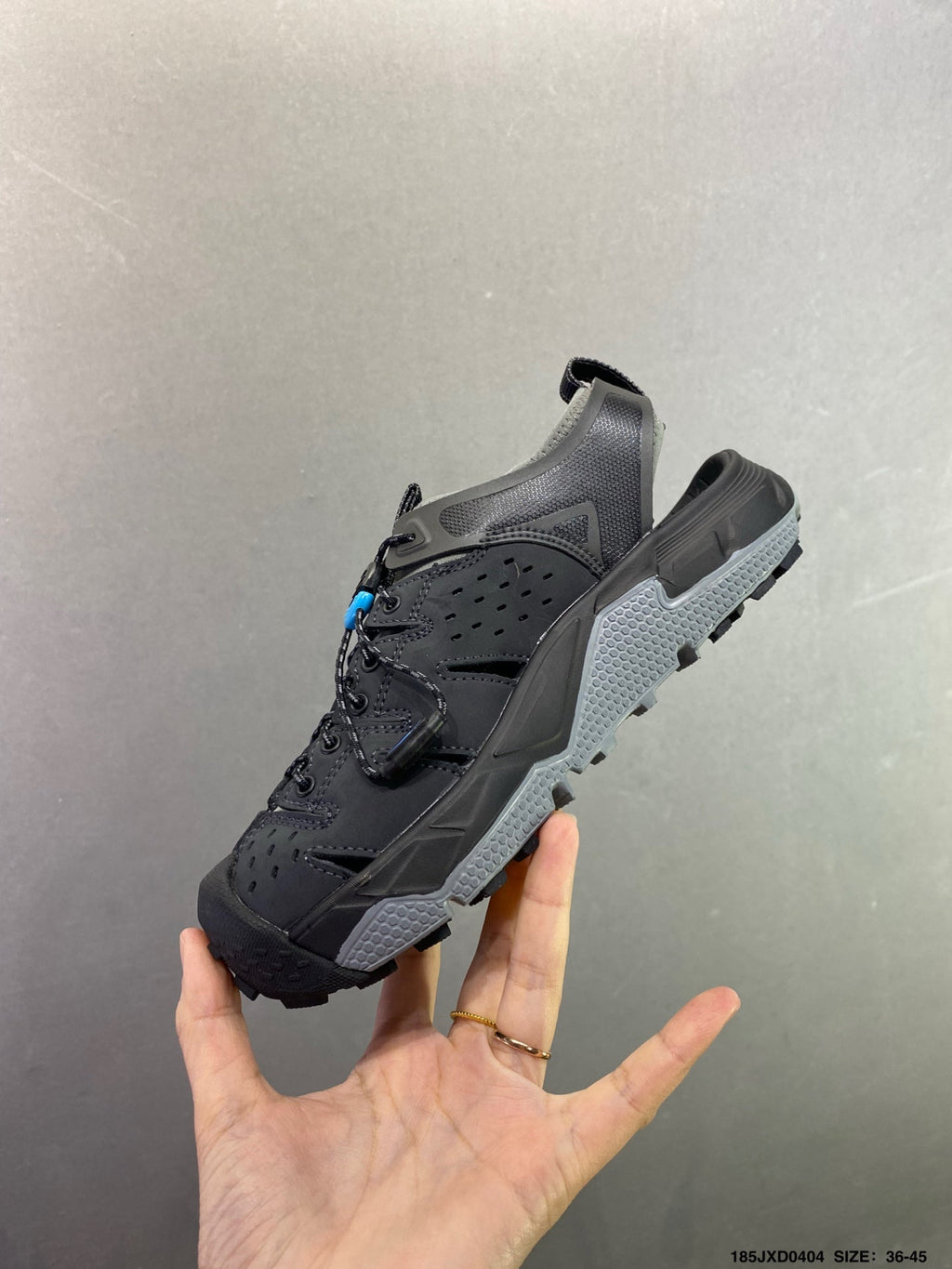 HOKA ONE ONE VIBRAM TOR TRAFA