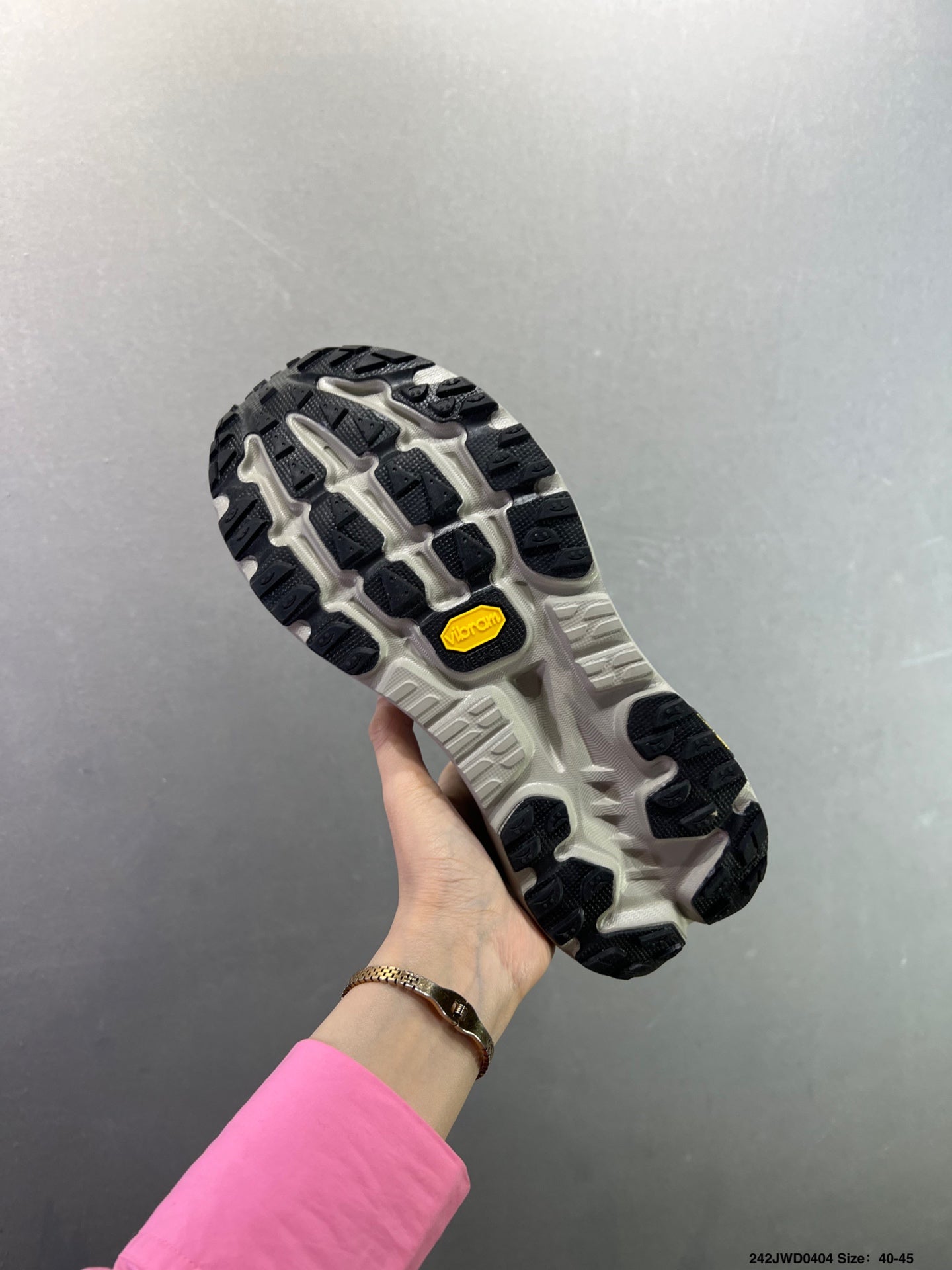 HOKA ONE ONE VIBRAM TOR TRAFA