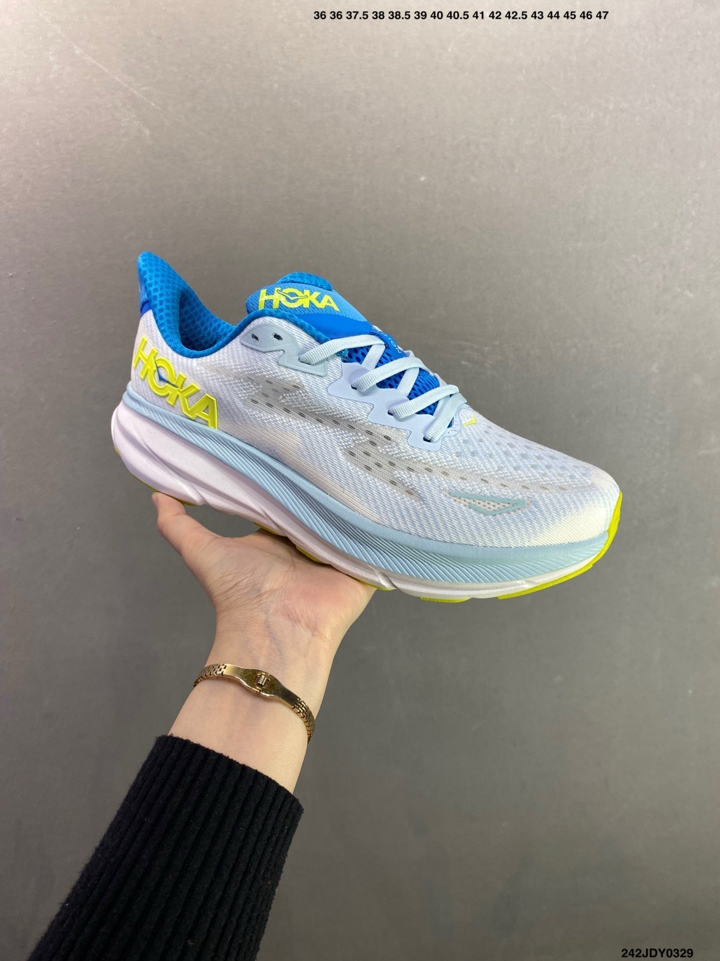 HOKA M CLIFTON 9