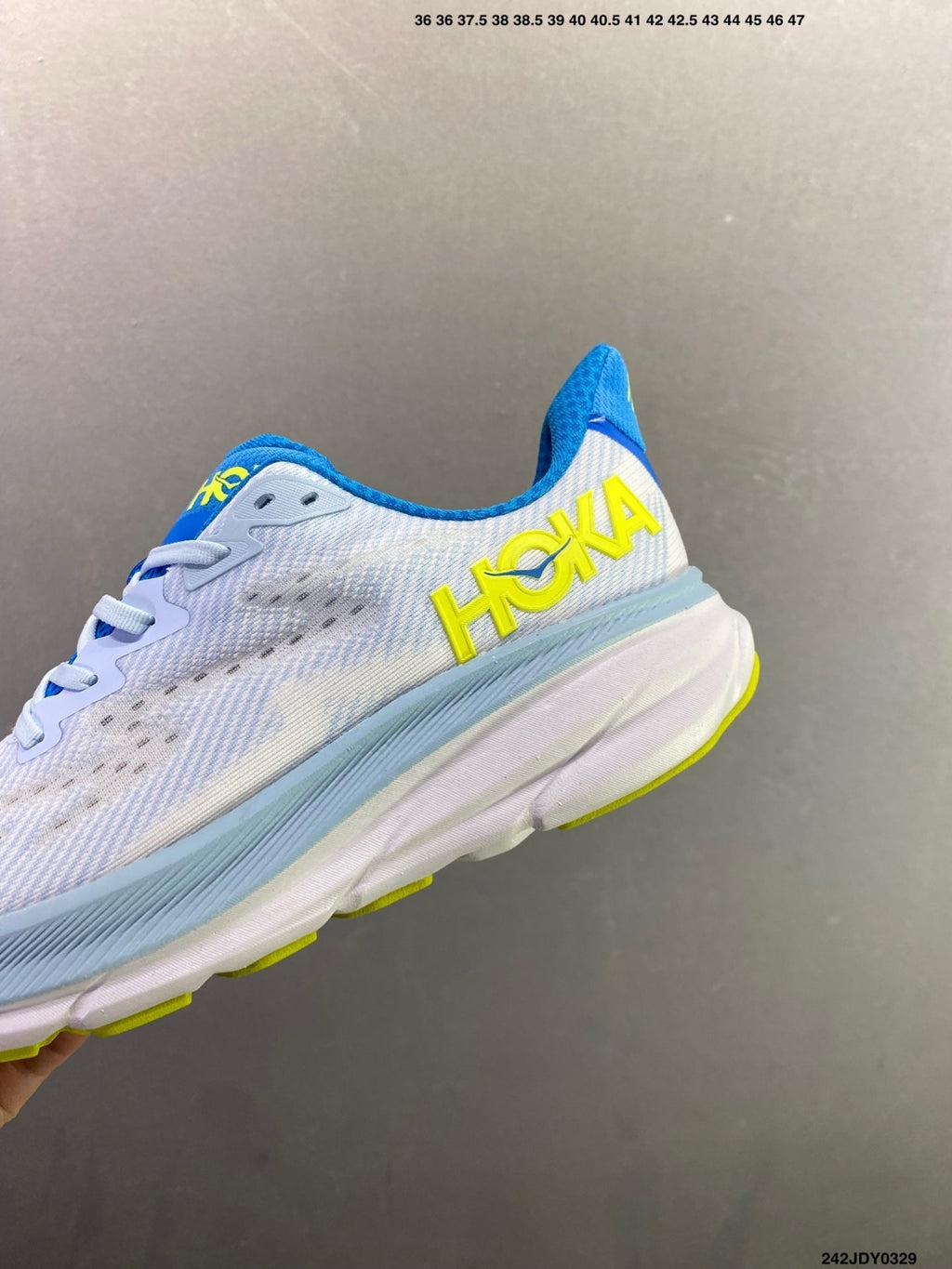 HOKA M CLIFTON 9