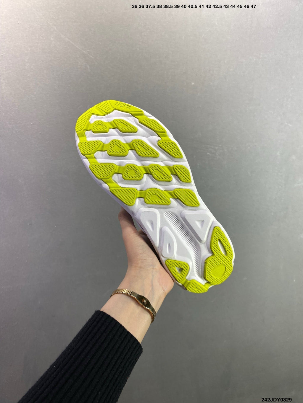 HOKA M CLIFTON 9