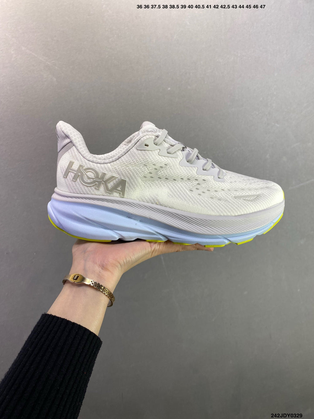 HOKA M CLIFTON 9