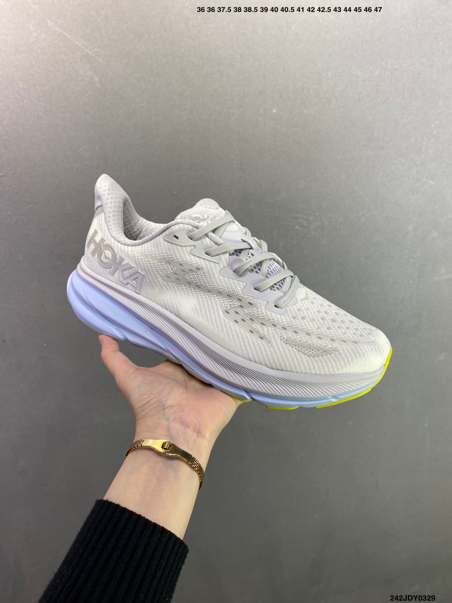 HOKA M CLIFTON 9