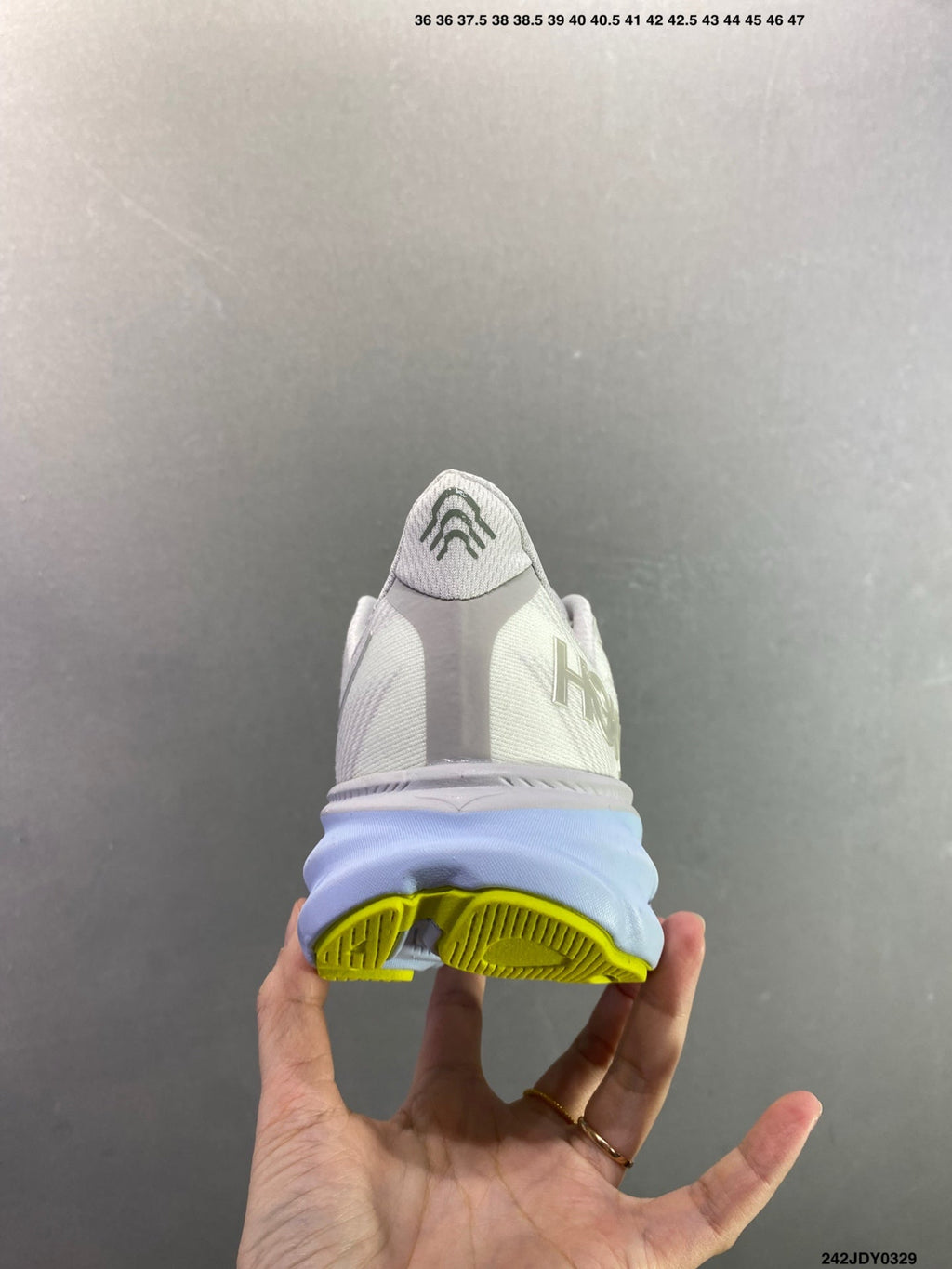 HOKA M CLIFTON 9