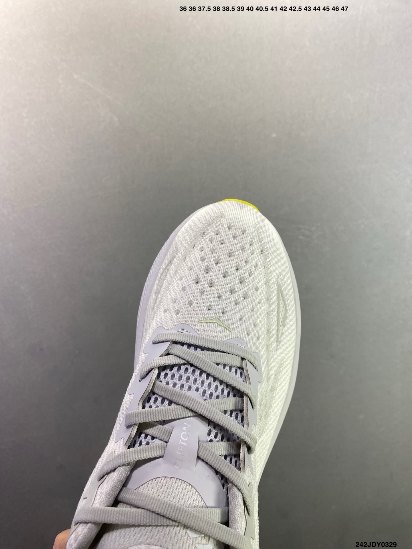 HOKA M CLIFTON 9