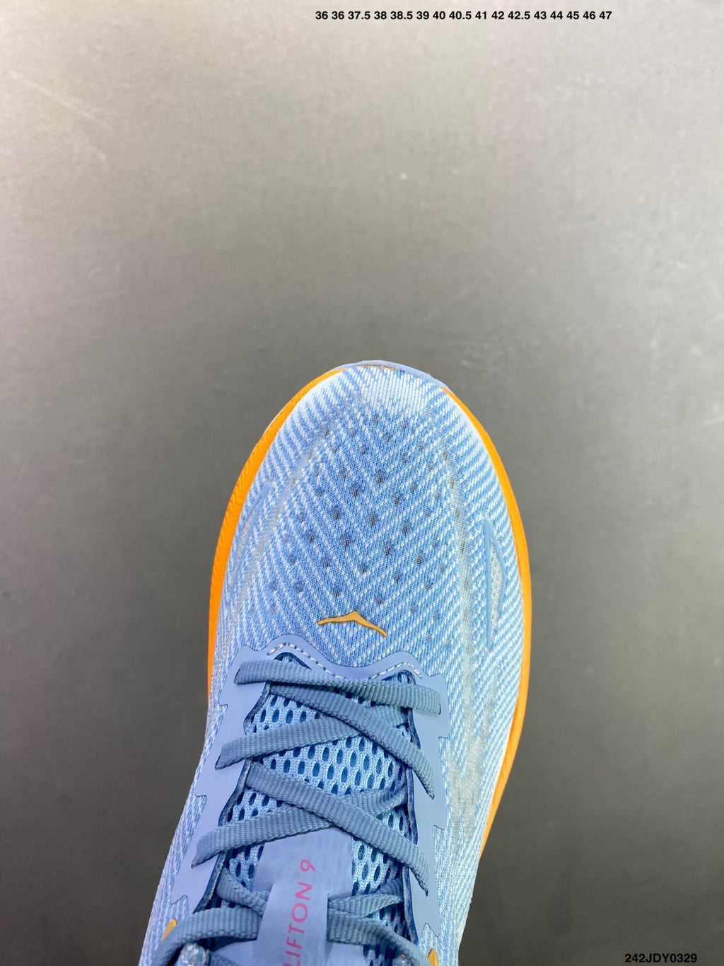 HOKA M CLIFTON 9