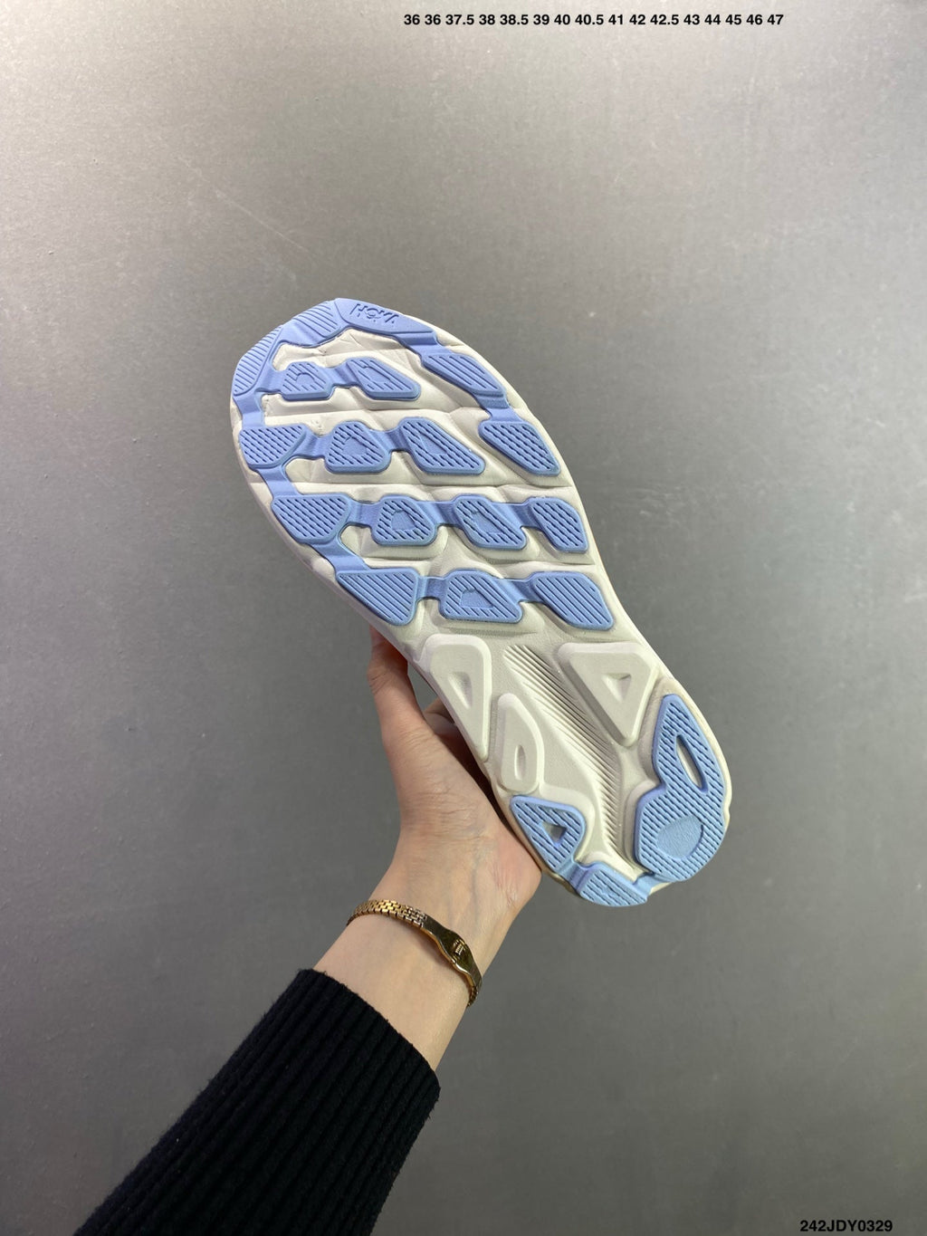 HOKA M CLIFTON 9