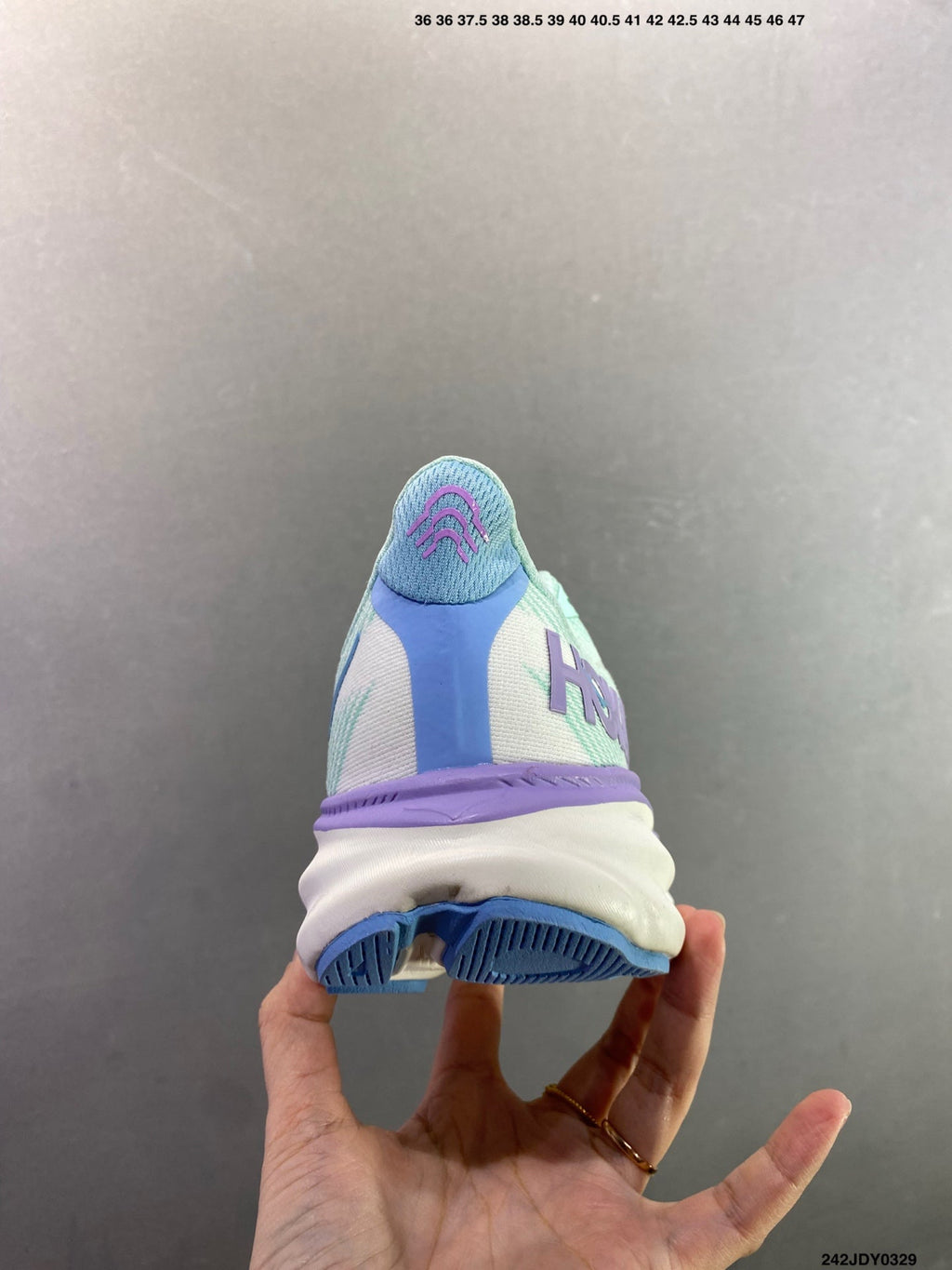 HOKA M CLIFTON 9