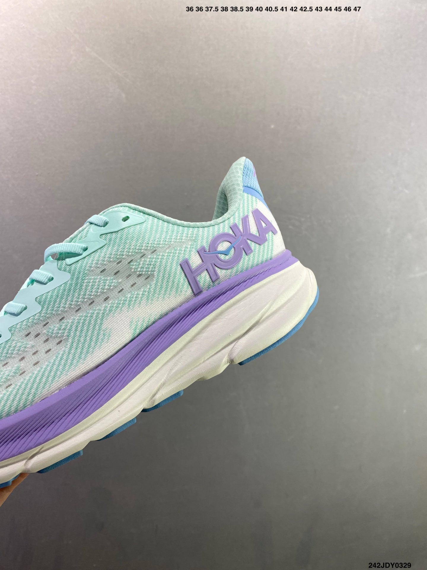 HOKA M CLIFTON 9