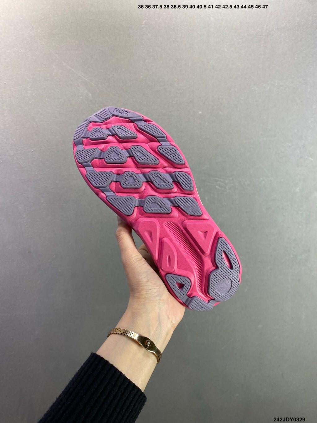 HOKA M CLIFTON 9