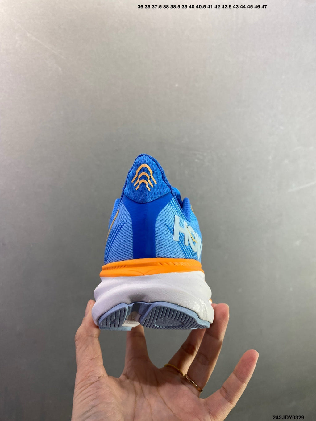 HOKA M CLIFTON 9