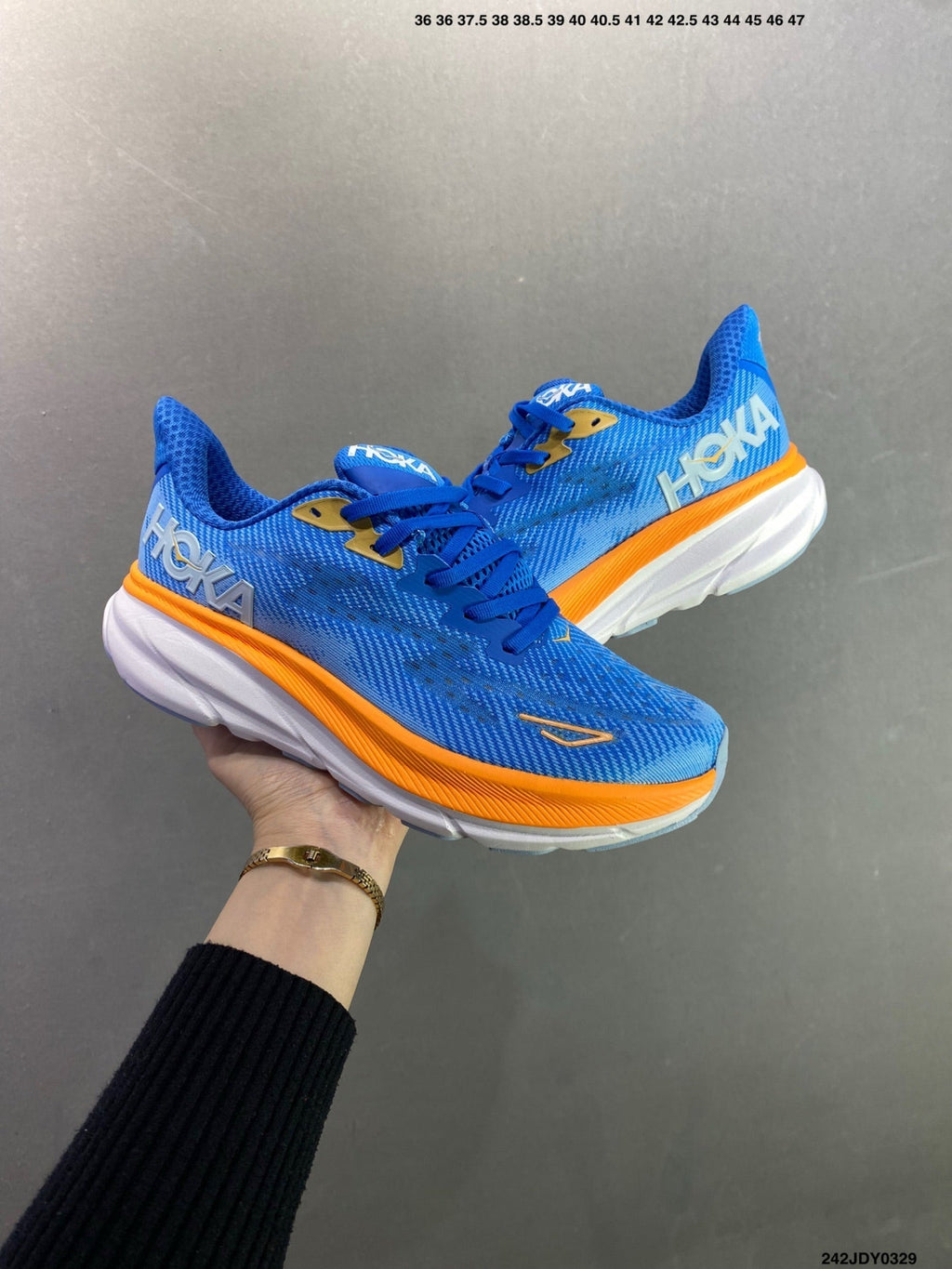 HOKA M CLIFTON 9