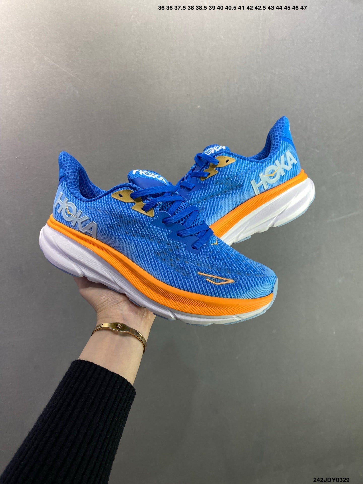 HOKA M CLIFTON 9
