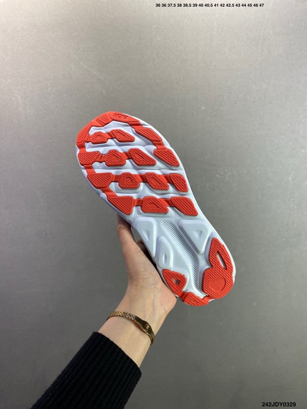 HOKA M CLIFTON 9