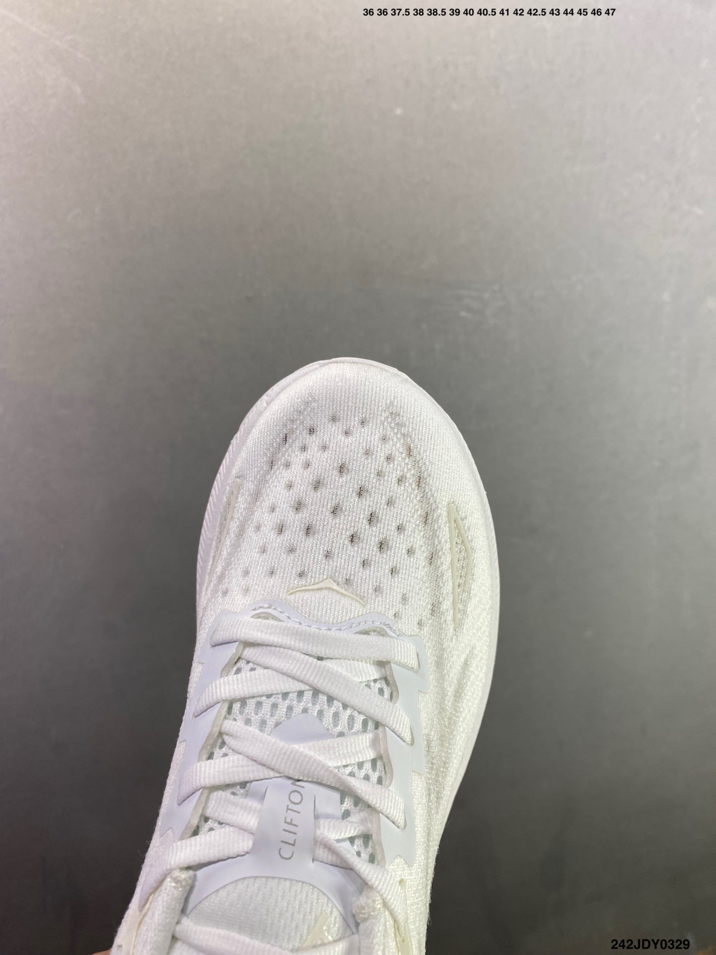 HOKA M CLIFTON 9