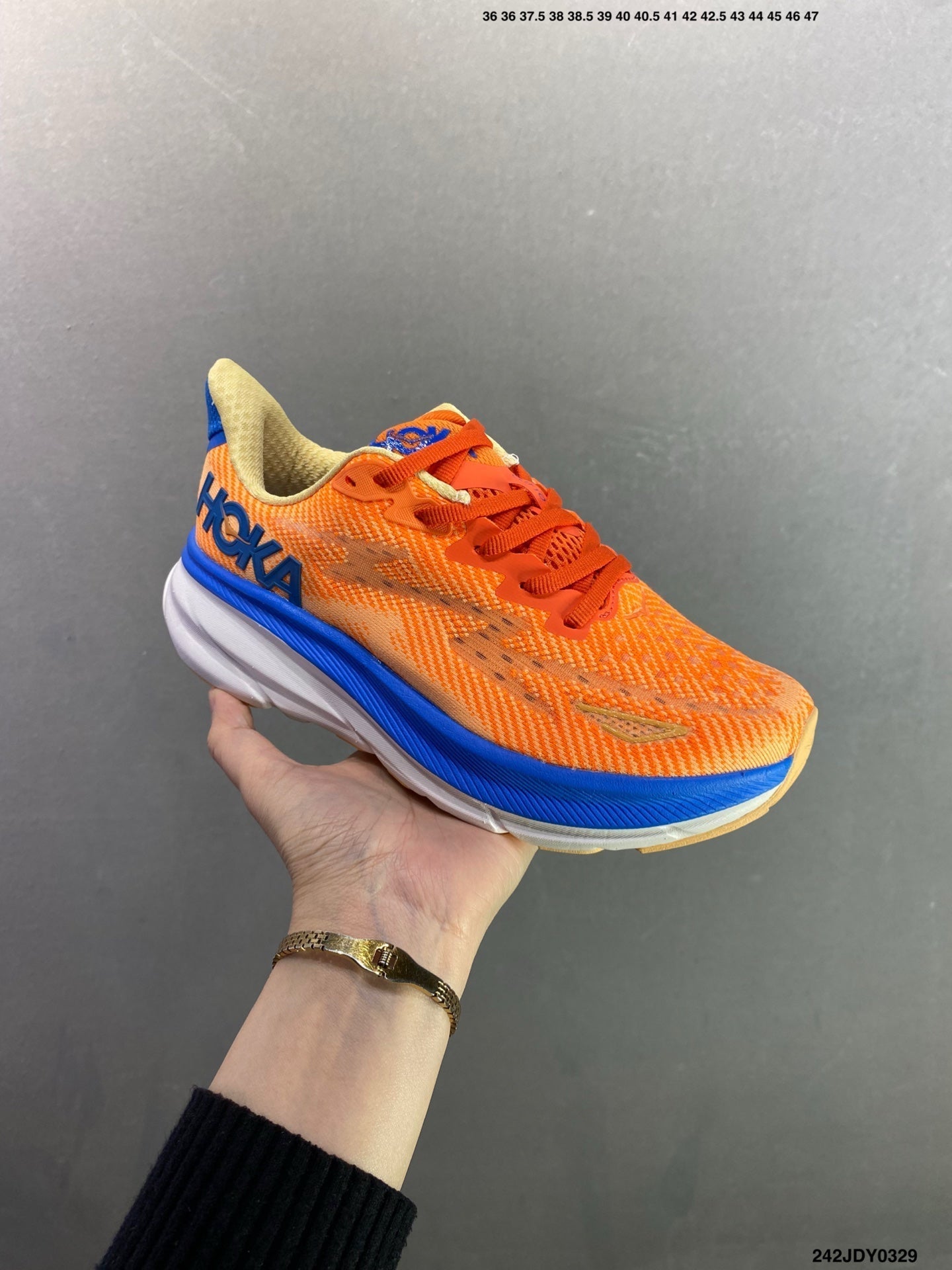 HOKA M CLIFTON 9