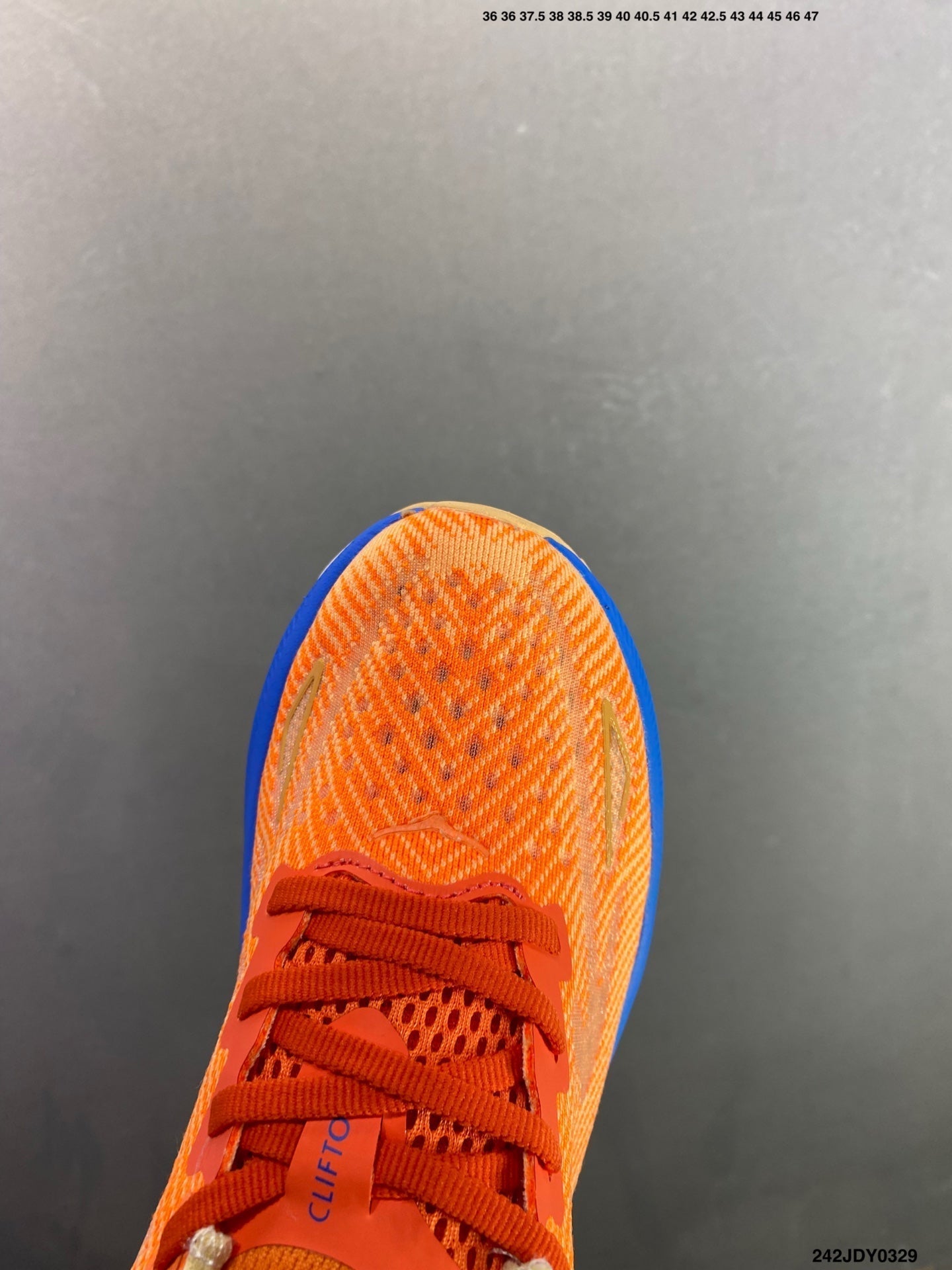 HOKA M CLIFTON 9