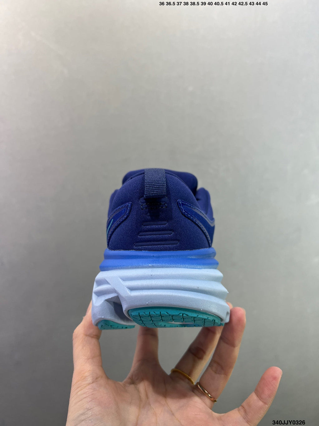 HOKA ONE ONE Bondi 8