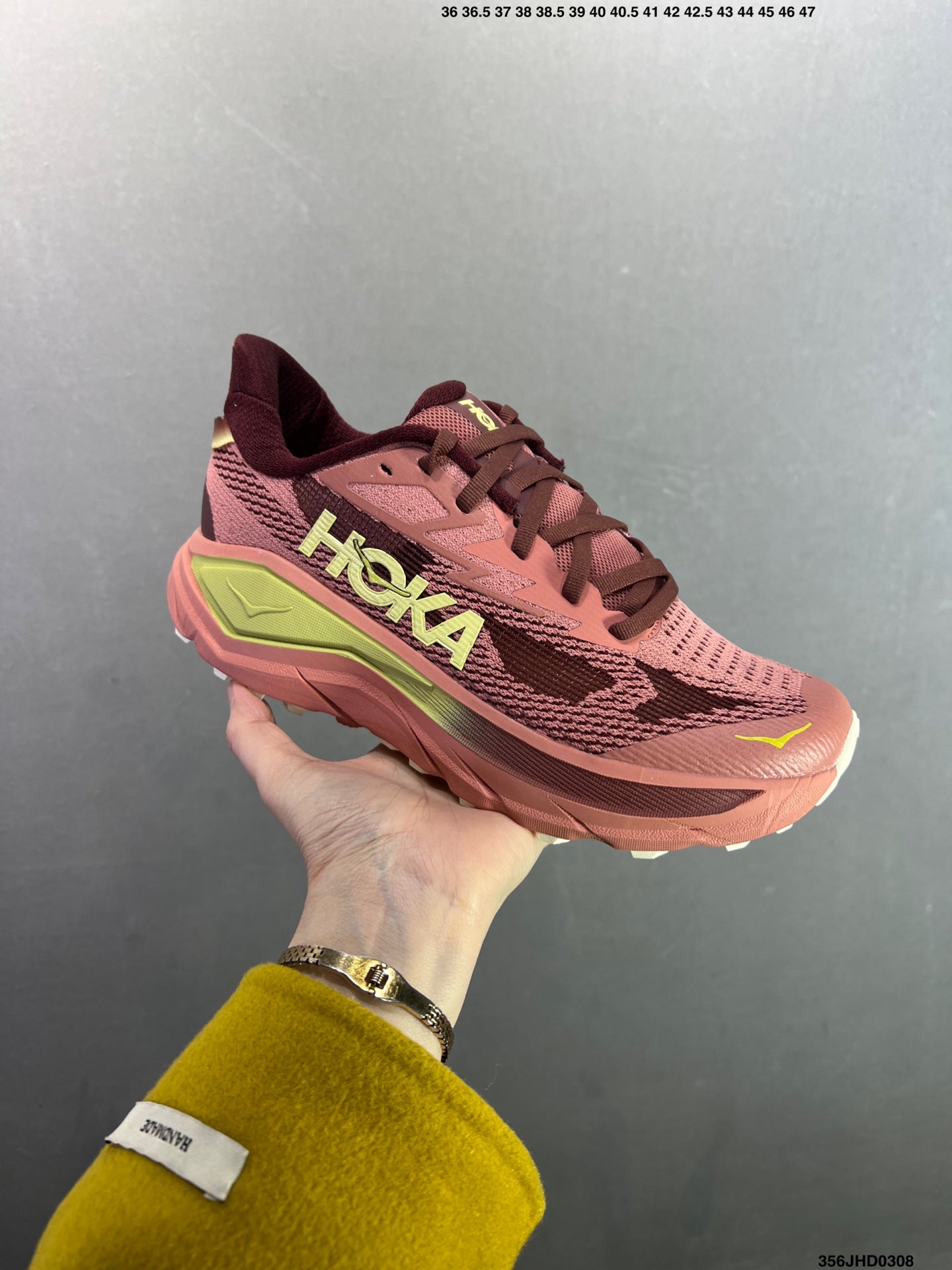 HOKA W CHALLENGER 8
