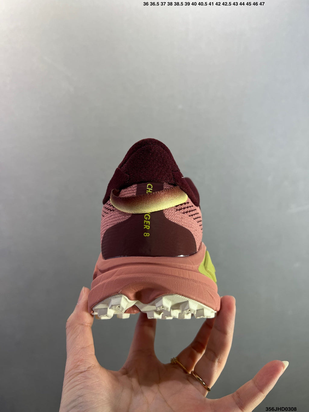 HOKA W CHALLENGER 8