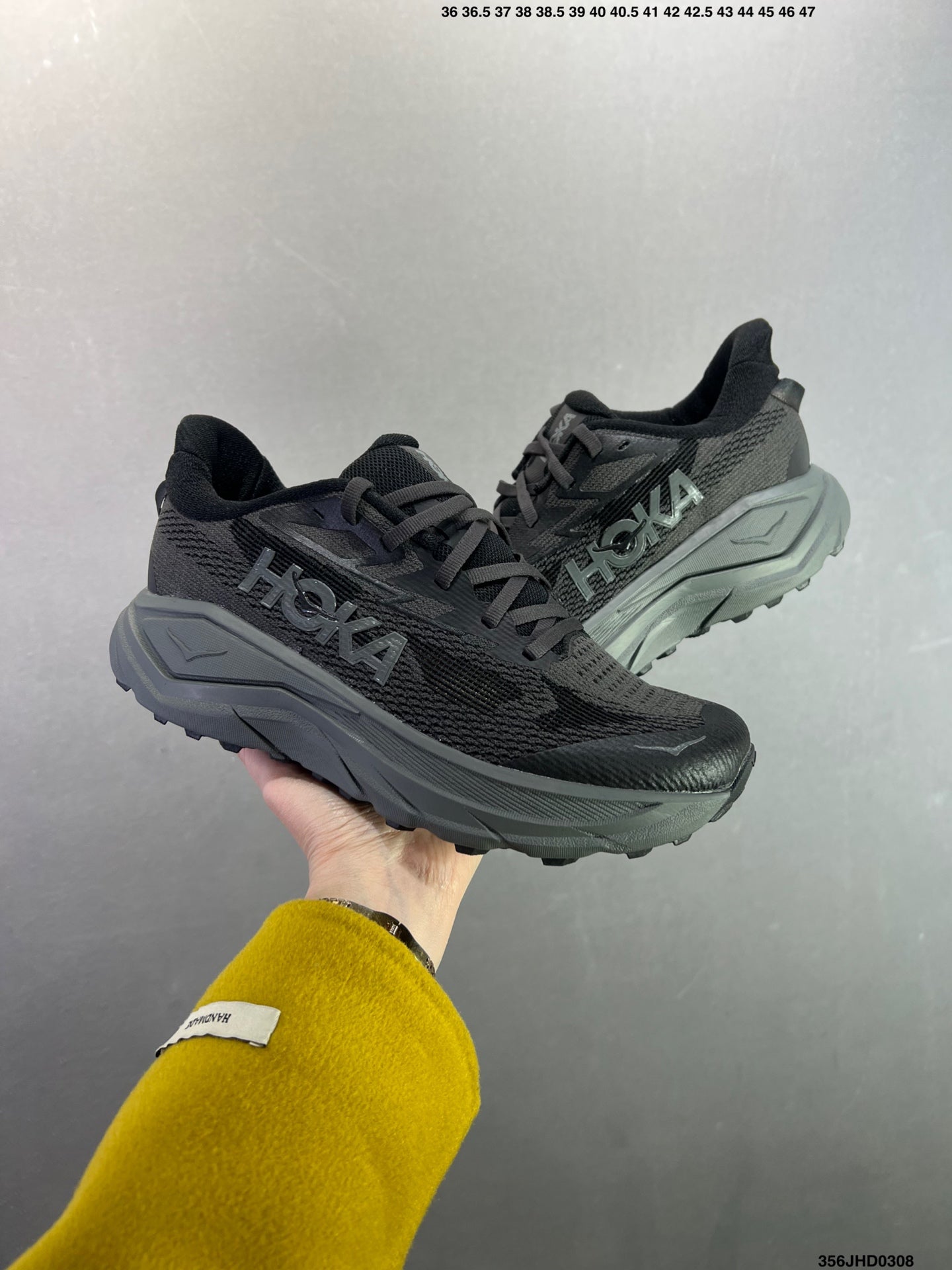 HOKA W CHALLENGER 8
