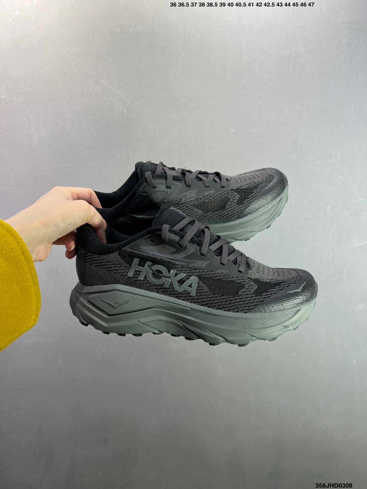 HOKA W CHALLENGER 8