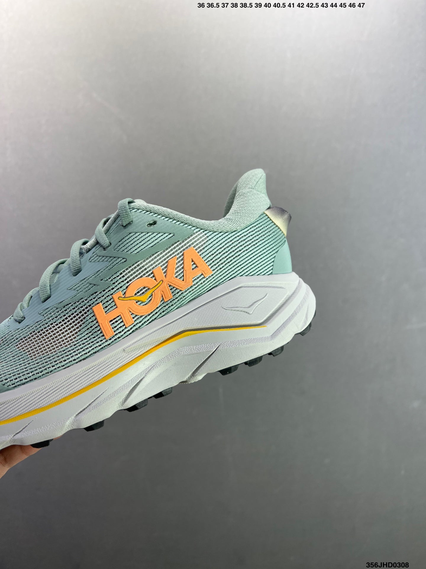 HOKA W CHALLENGER 8