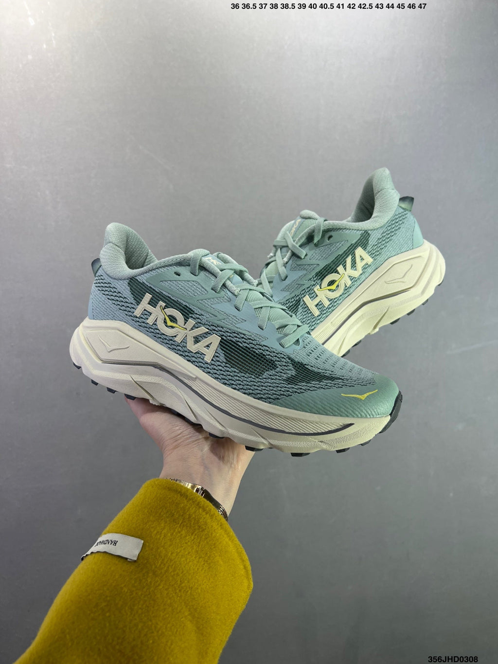 HOKA W CHALLENGER 8