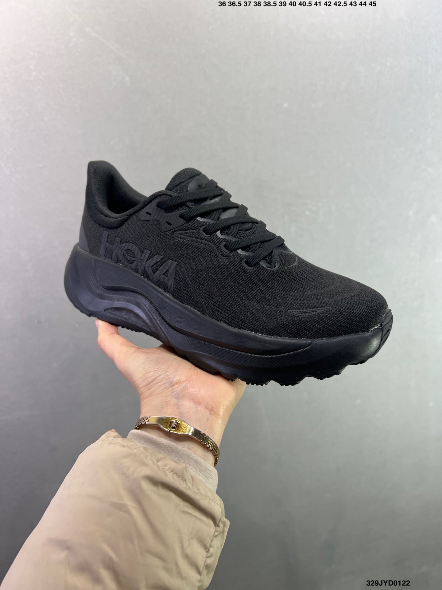HOKA ONE ONE M ARAHI 8