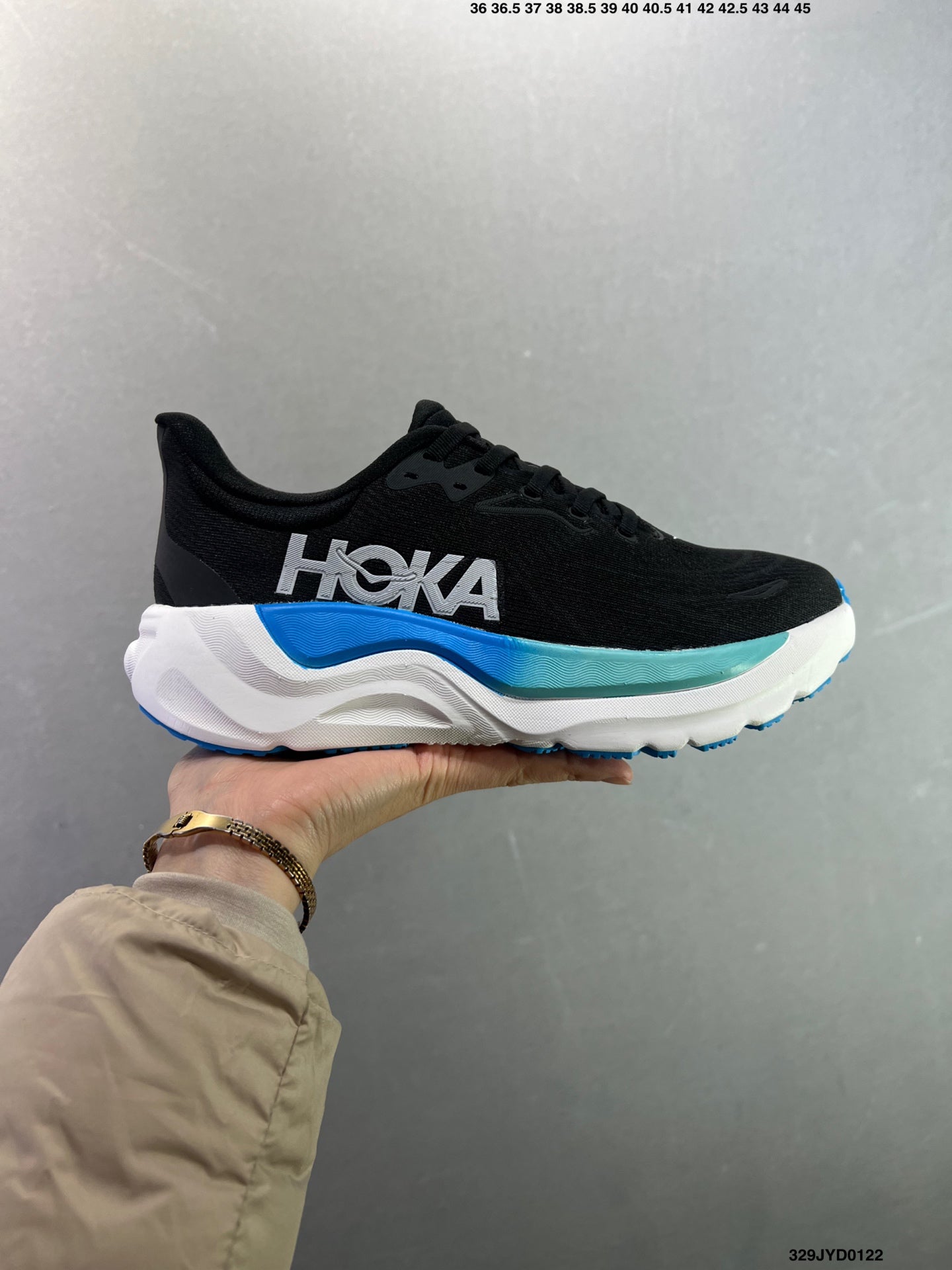 HOKA ONE ONE M ARAHI 8