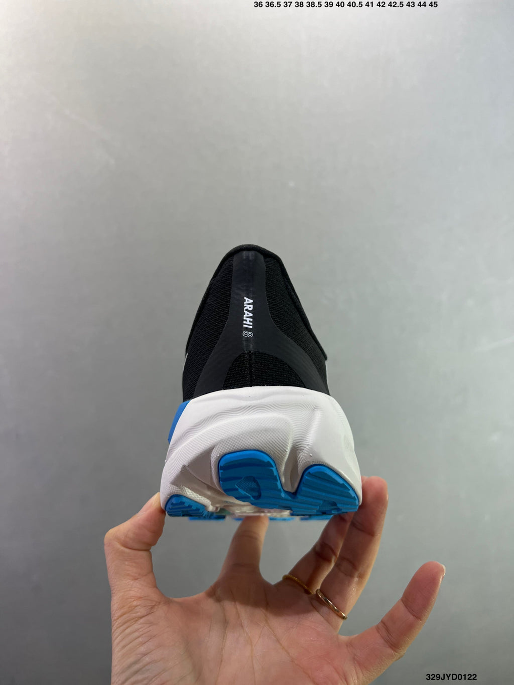HOKA ONE ONE M ARAHI 8