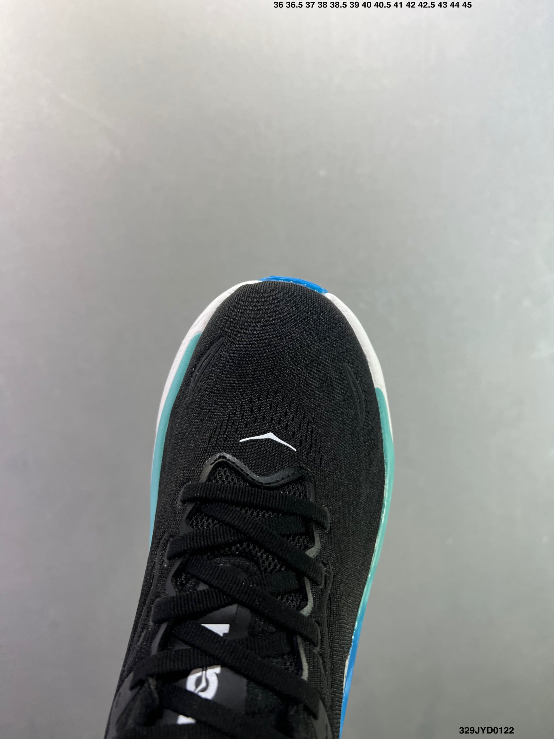 HOKA ONE ONE M ARAHI 8